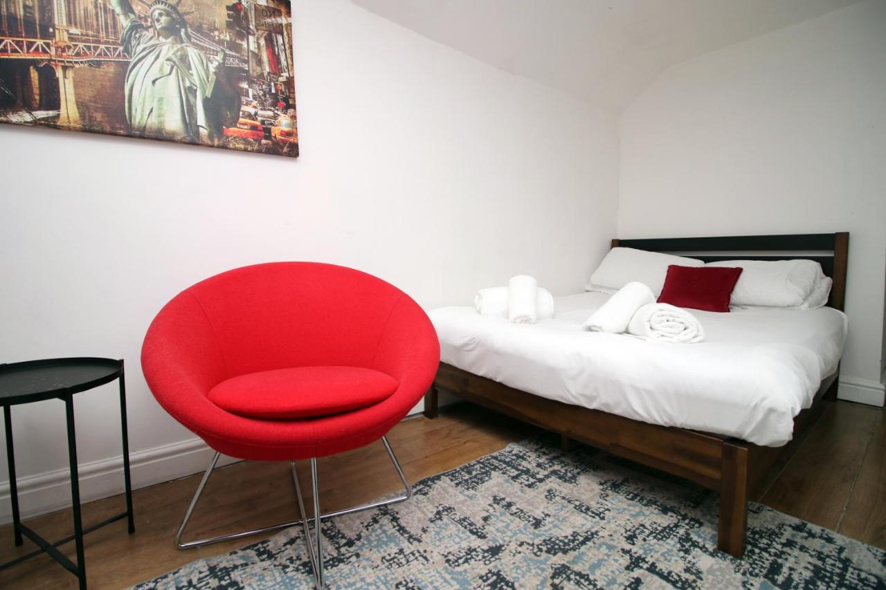 Lovely Studio Flat With Free Parking - Near To City Center Swansea Exterior foto
